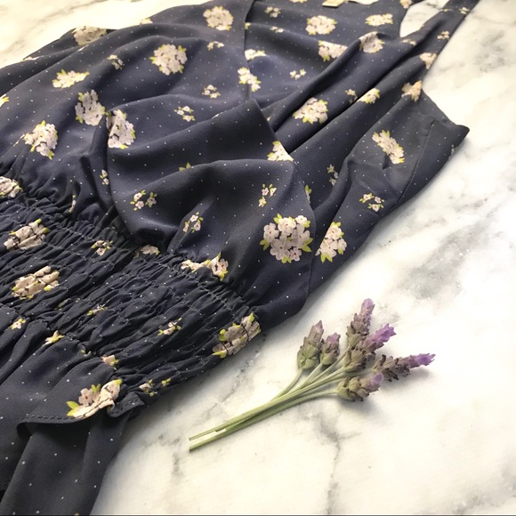 Jenny Han Women’s Sleeveless Silk Top - Picture 4 of 7